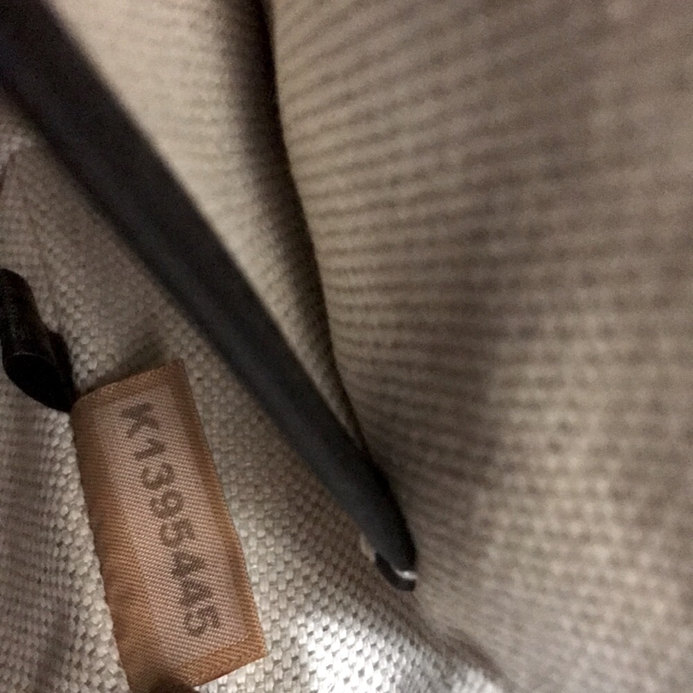 Dooney & Bourke Hobo Crossbody 22 - Picture 10 of 12